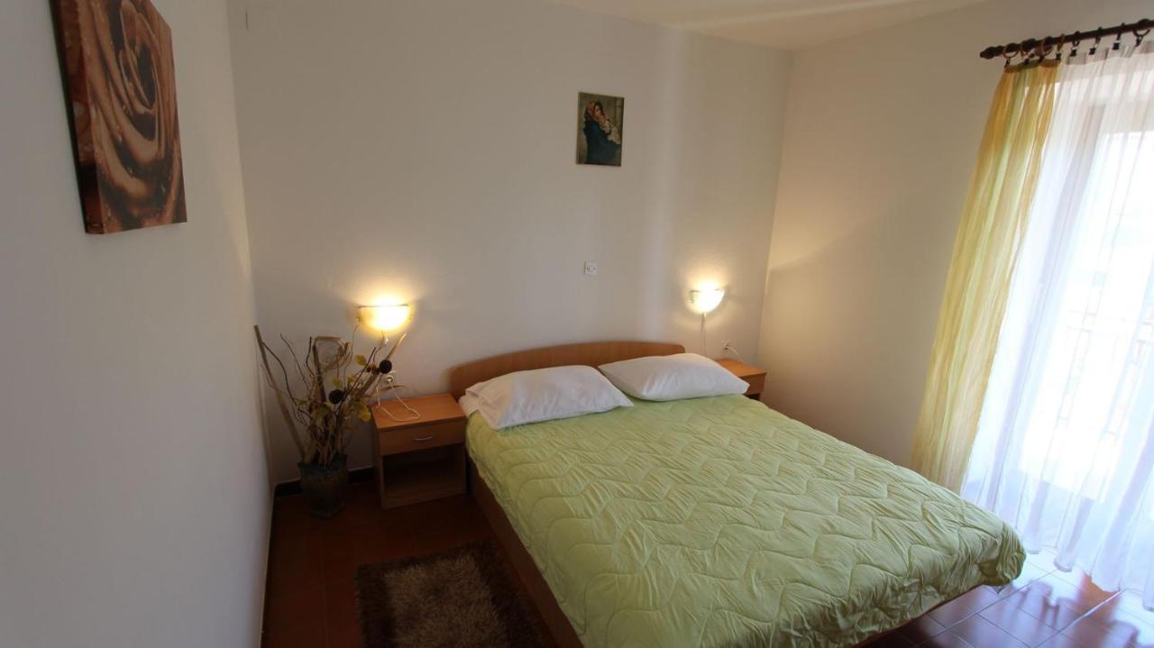 Apartments&Rooms Jelka Malinska Buitenkant foto