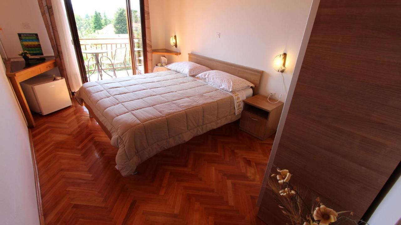 Apartments&Rooms Jelka Malinska Buitenkant foto