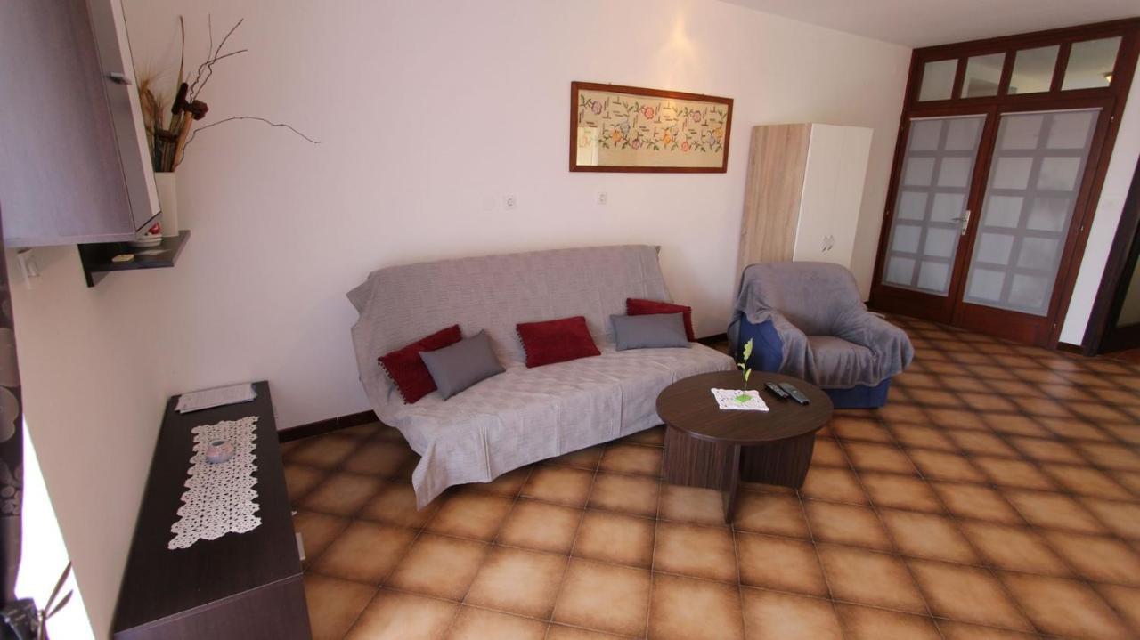Apartments&Rooms Jelka Malinska Buitenkant foto