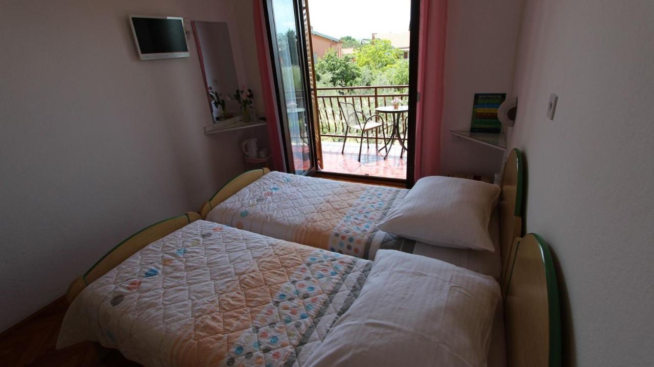 Apartments&Rooms Jelka Malinska Buitenkant foto